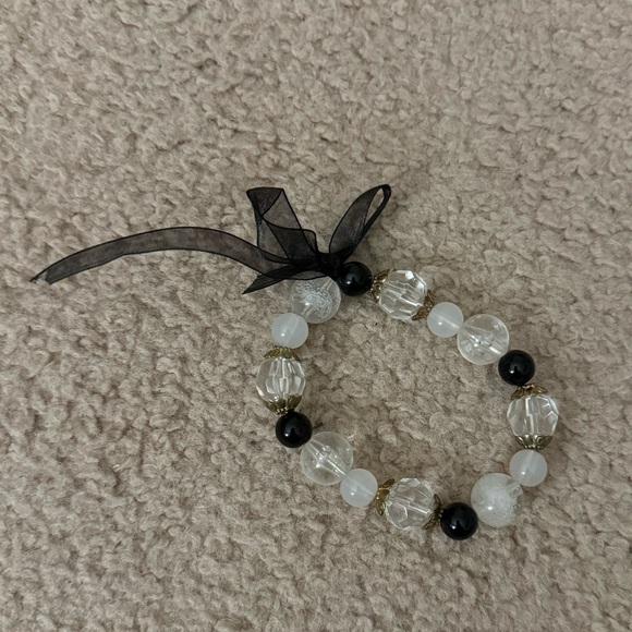 Handmade Black & White Friendship Bracelet - Picture 1 of 2